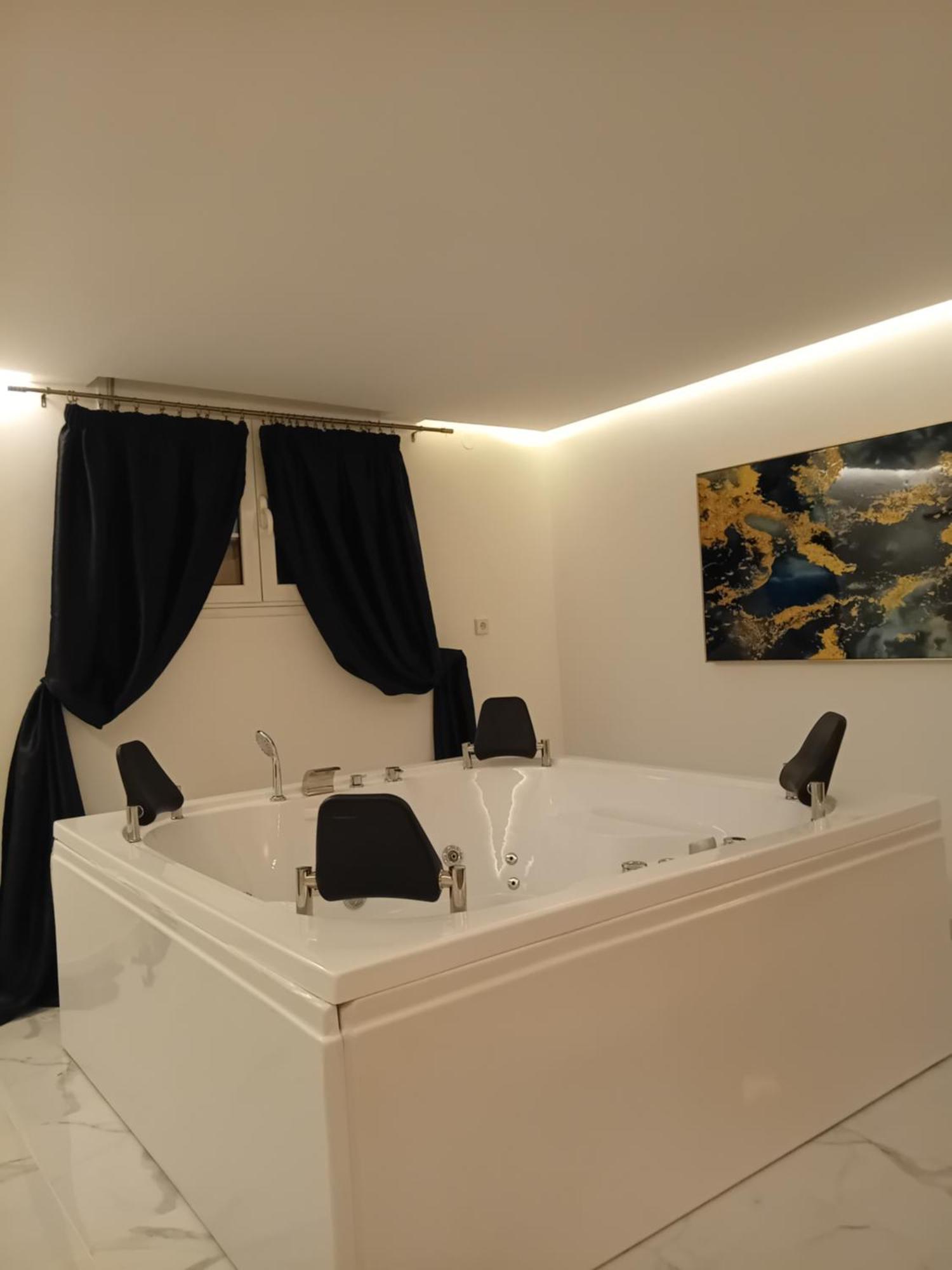 Meteora Grande Luxury Suite & Spa Villa カランバカ エクステリア 写真