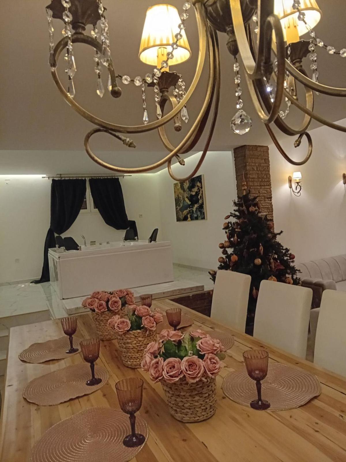 Meteora Grande Luxury Suite & Spa Villa カランバカ エクステリア 写真