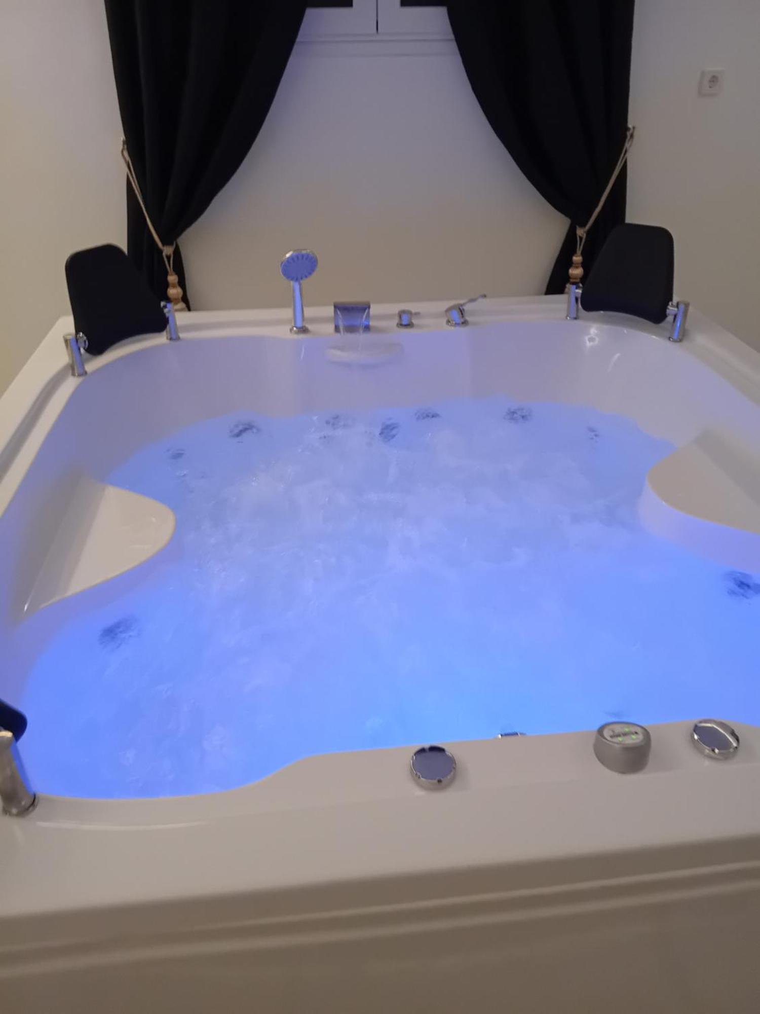 Meteora Grande Luxury Suite & Spa Villa カランバカ エクステリア 写真